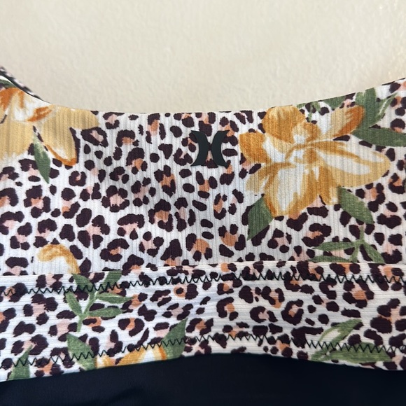 Hurley NWT Jungle Cat Bikini - Size XL - Picture 11 of 15